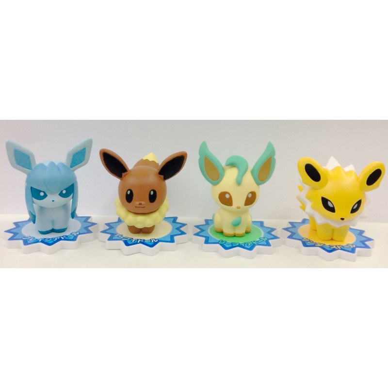 Eevee Evoluções Kit com 2 Pelúcias Pokemon Eevee e Leafeon - Manú